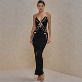 Maxi-Bandage-Kleid mit Zierschnalle und Kette aus Metall PP19349